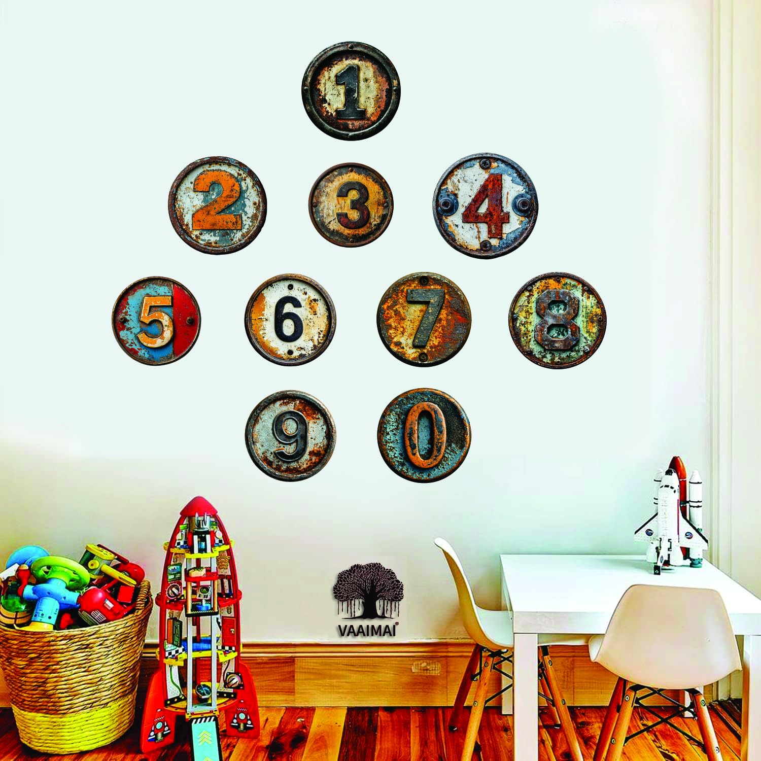 antique-round-metal-numbers-4